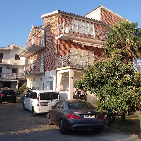 Apartments More Pirovac Exterior photo
